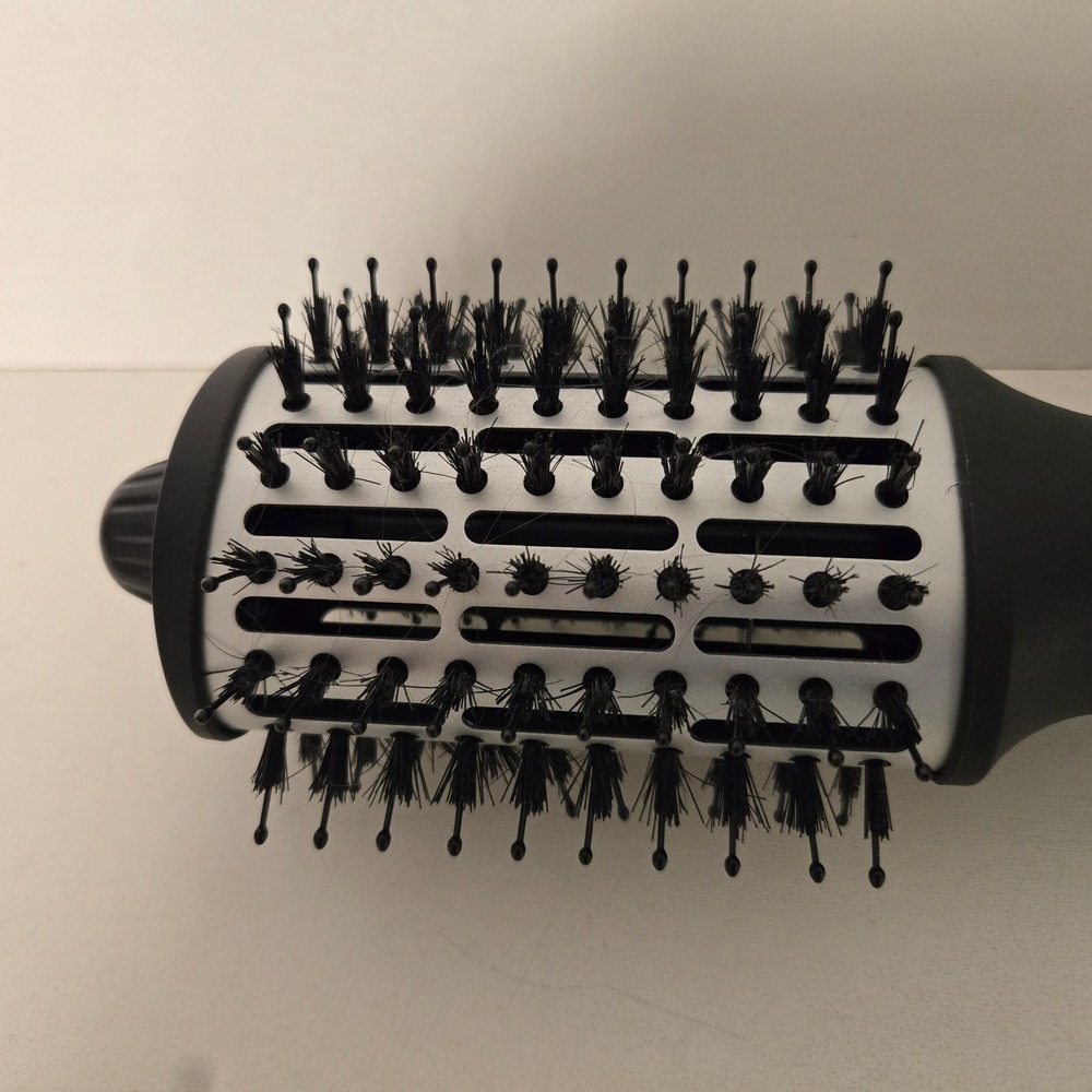 Babyliss PRO Nano Titanium Professional Hot Air Dry Brush Styling 2.5" BNTHB250 - Picture 4 of 6